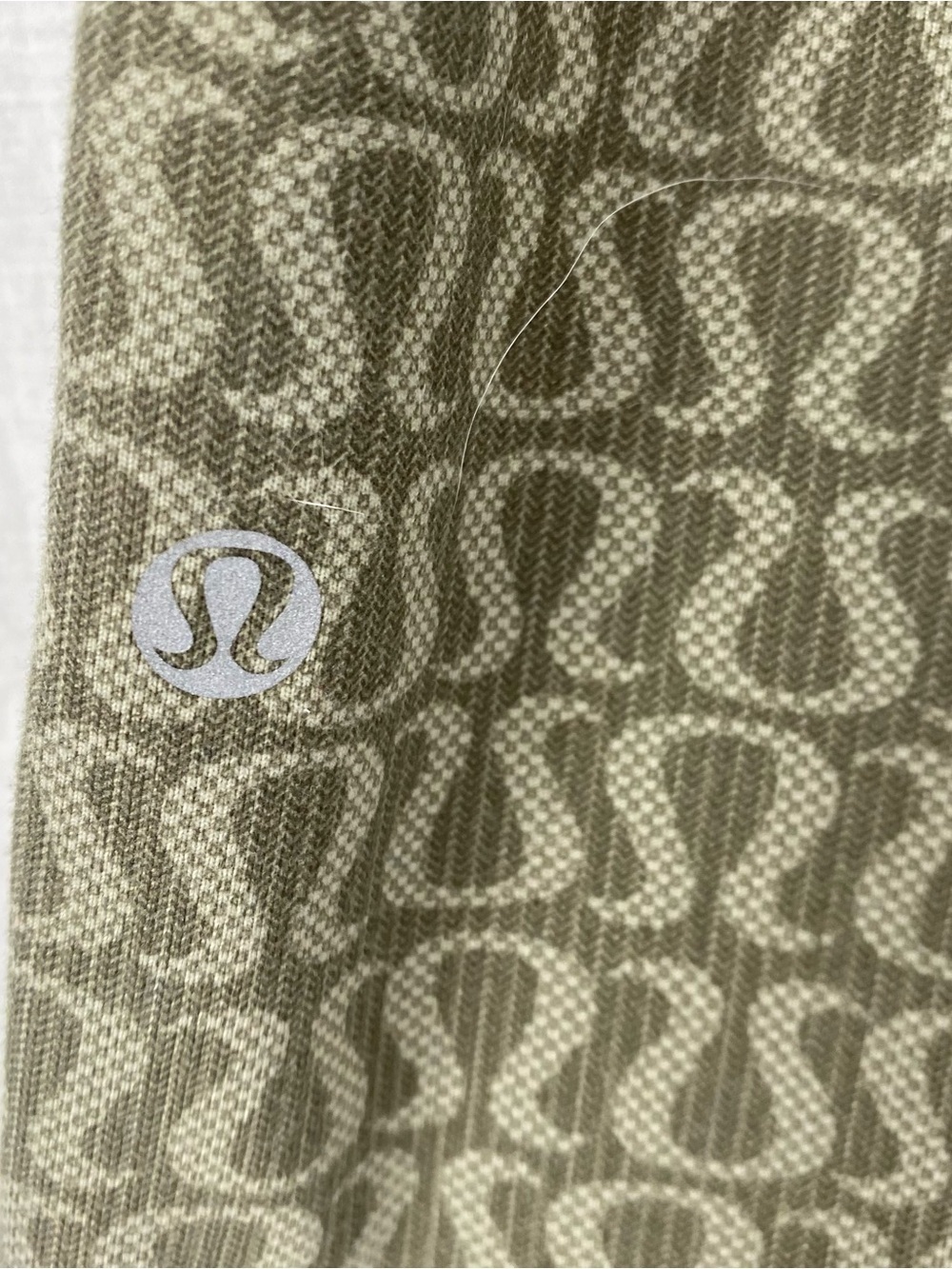 Vintage Lululemon Bermuda Shorts Olive Green Patterned Y2K Approx 10 - Picture 5 of 9